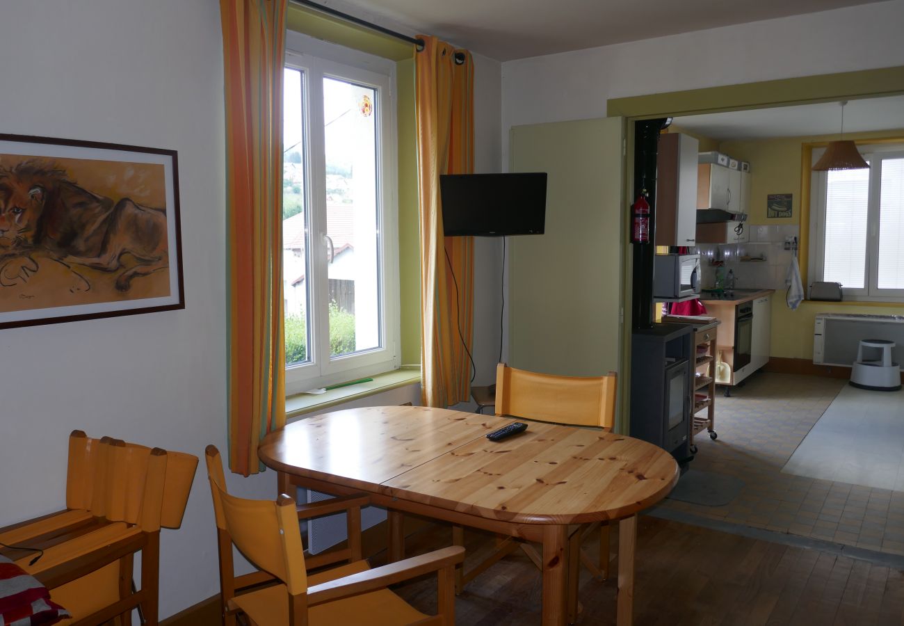 family vacations, apartment rental, cheap, mountain, nature, comfort, garden, ski, hiking, Les Jonquilles